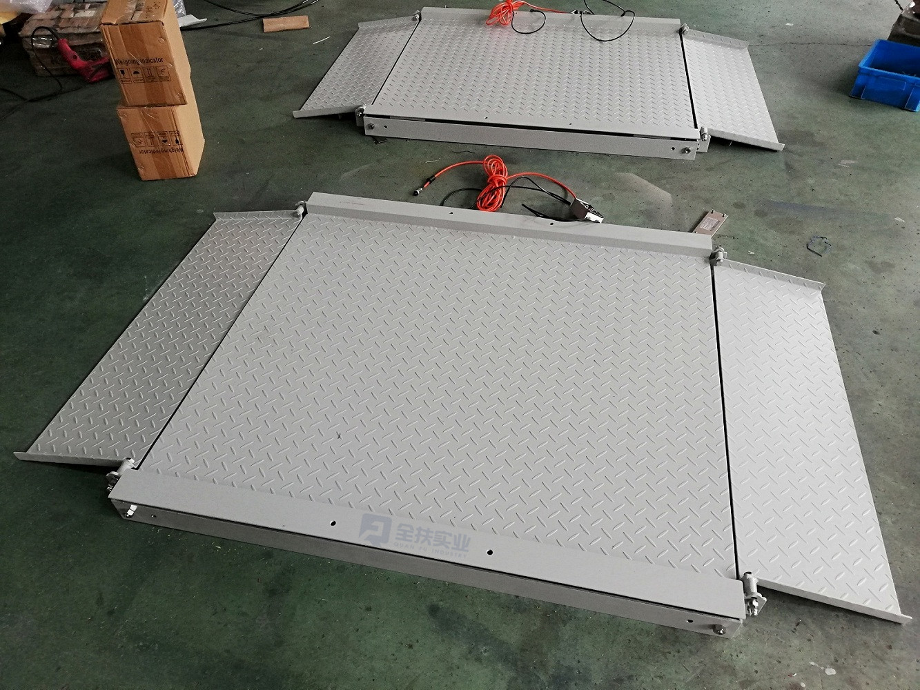 Scs-c ultra low electronic platform scale with approach slope